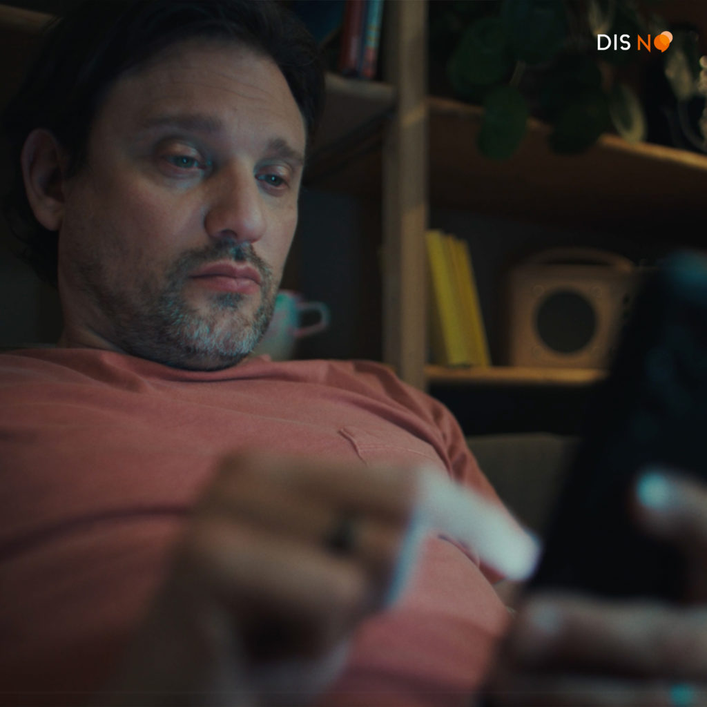 Une aide existe : une campagne Action Innocence et DIS NO s’adresse aux personnes qui consomment des images pédopornographiques